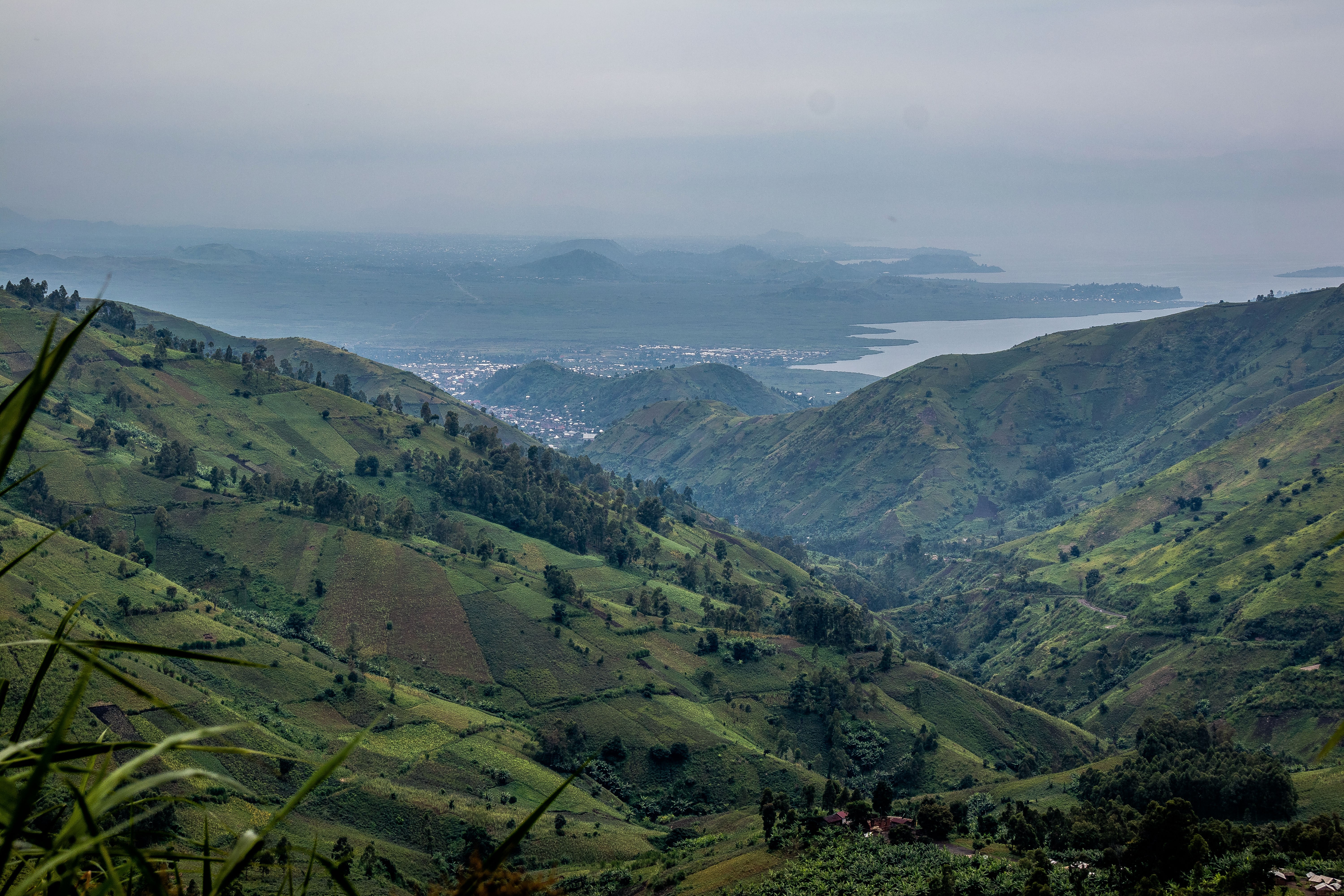 Une vue du lac Kivu depuis les collines de Masisi.
