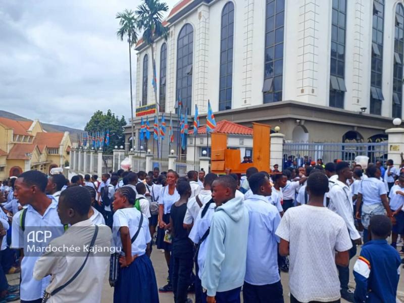 La manifestation des élèves à Matadi pour protester contre la persistance de la grève des enseignants, le 7 octobre 2024/Photo ACP