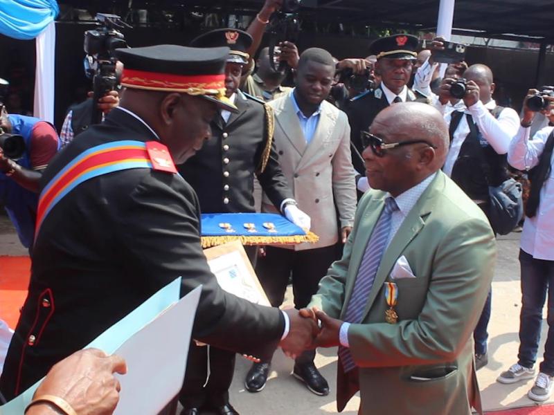Tharcisse Matadiwamba, bâtonnier national honoraire honoré de la médaille d'or du mérite civique 