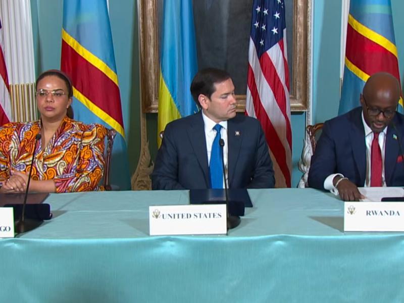 Signature de la déclaration de principe par les MAE congolais et rwandais à Washington