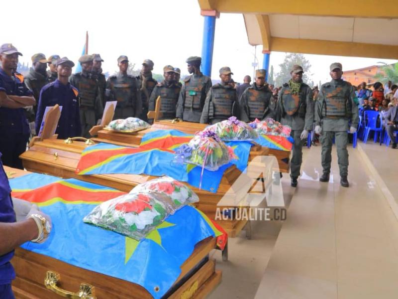 Hommage aux policiers et soldats tués lors des affrontements contre les wazalendo