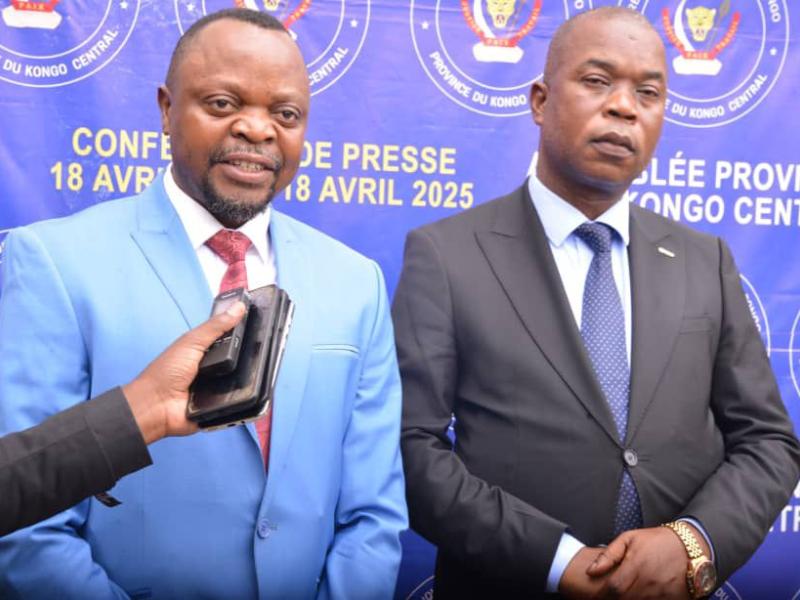 En cravate rouge et costume bleu : Papy Mantezolo, président de l'Assemblée provinciale du Kongo Central