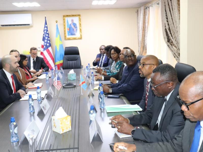 Échanges entre la délégation du Trésor américain et les experts de la Cenaref