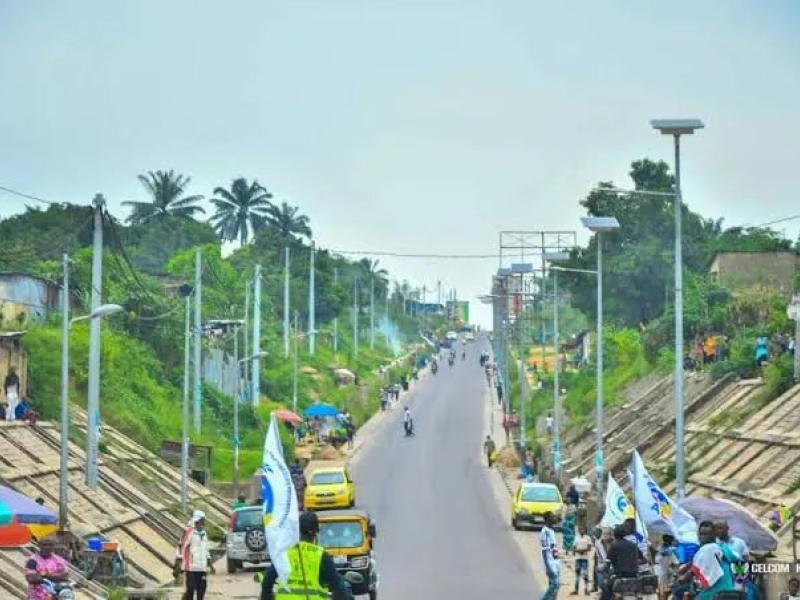 La route Elengesa entre les communes de Makala et Selembao 