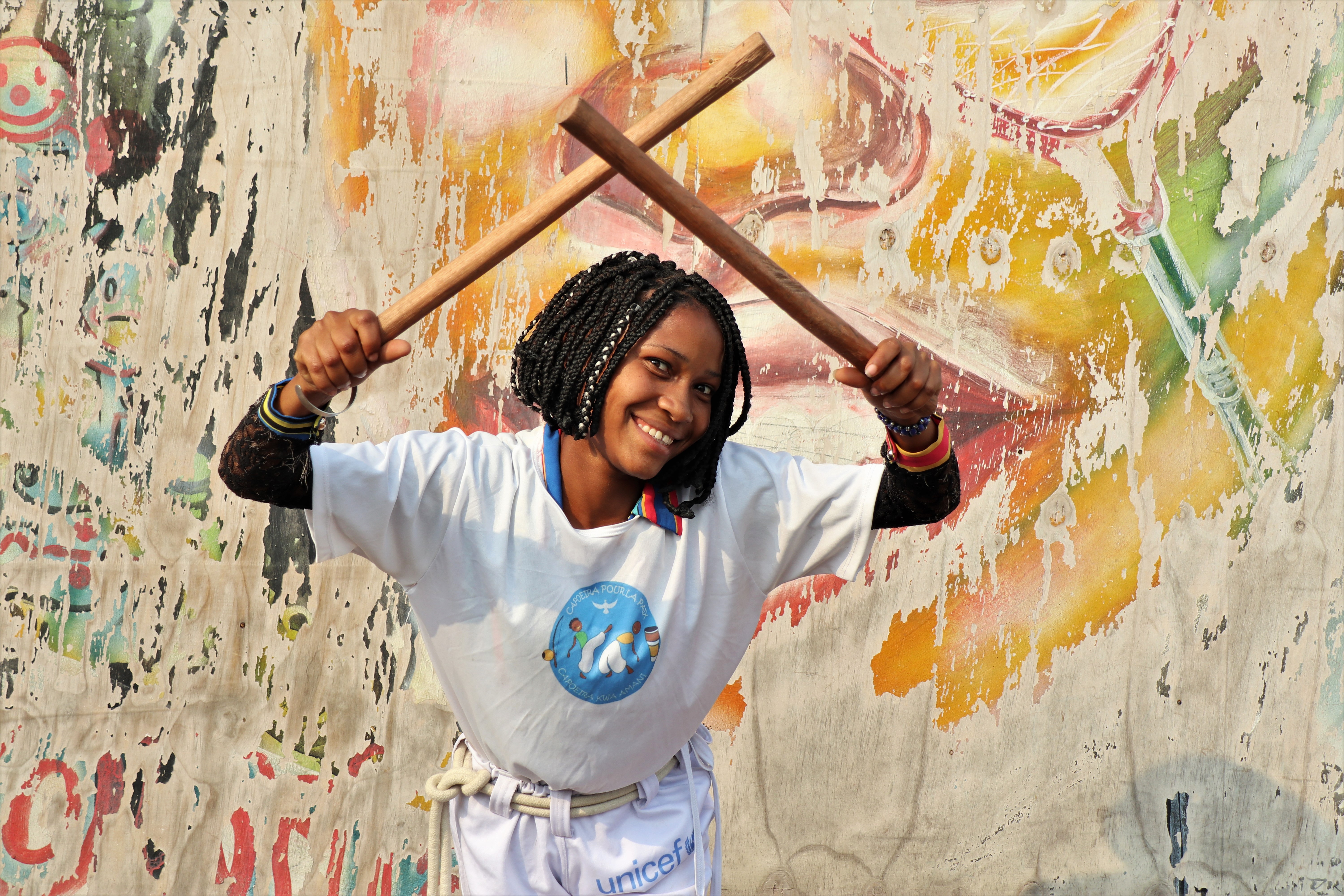 Elle apprend la capoeira au centre Tuugane