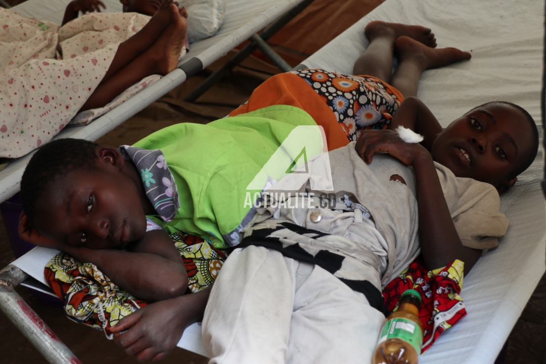 Deux enfants parmi les malades de cholera en quarantaine dans un centre de sante à Goma / Photo ACTUALITE.CD / Ley Uwera 