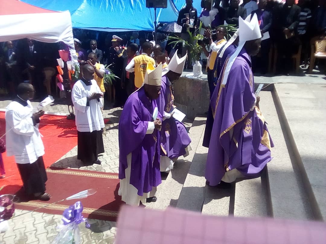La messe de requiem pour Mgr Mbadu à Boma / Solange Ditona 