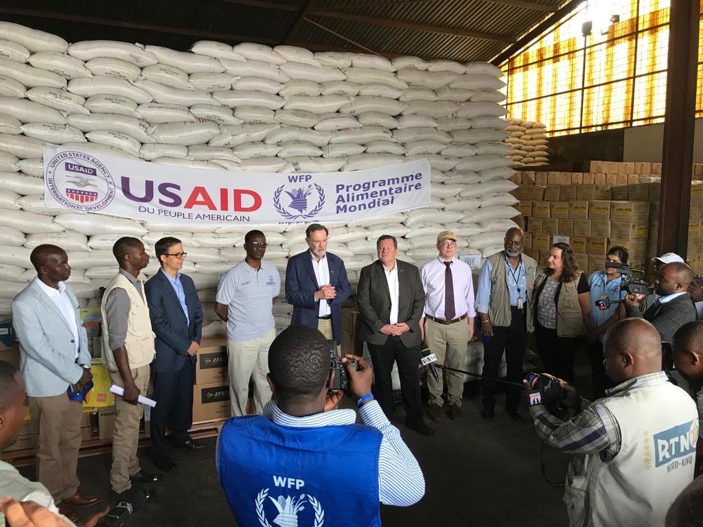 Mike Hammer, ambassadeur des USA en RDC dans l'entrepôt de PAM à Goma