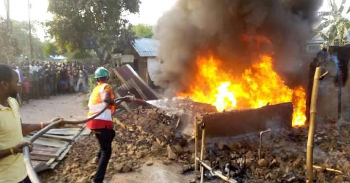 Un entrepôt de carburant en feu à Tshikapa