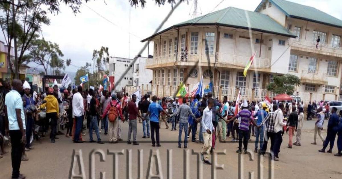 L'opposition entrain de manifester à Bukavu sous l'encadrement de la police