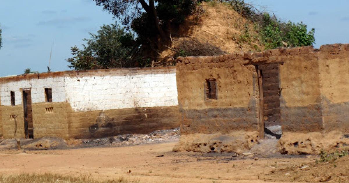 Maisons incendiées (Photo: Radio Okapi)