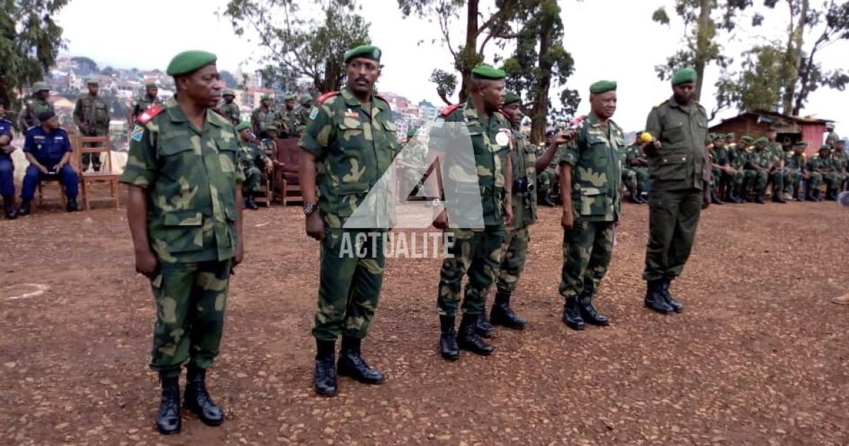 Des militaires lors d'une parade au camp Saio à Bukavu