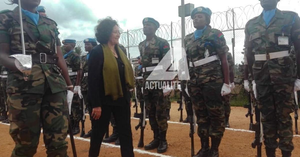 Leila Zerrougui, chef de la Monusco, passe en revue les troupes ce 18 octobre 2018 à Beni (Photo Yassin Kombi/ACTUALITE.CD)