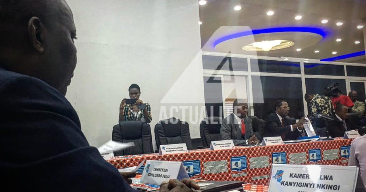 Les candidats Shadary, Kamerhe, et les autres en réunion technique avec la CENI