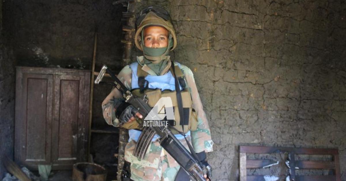 La MONUSCO dans une maison incendiée par les ADF près de Beni (Photo Ley Uwera/ACTUALITE.CD)