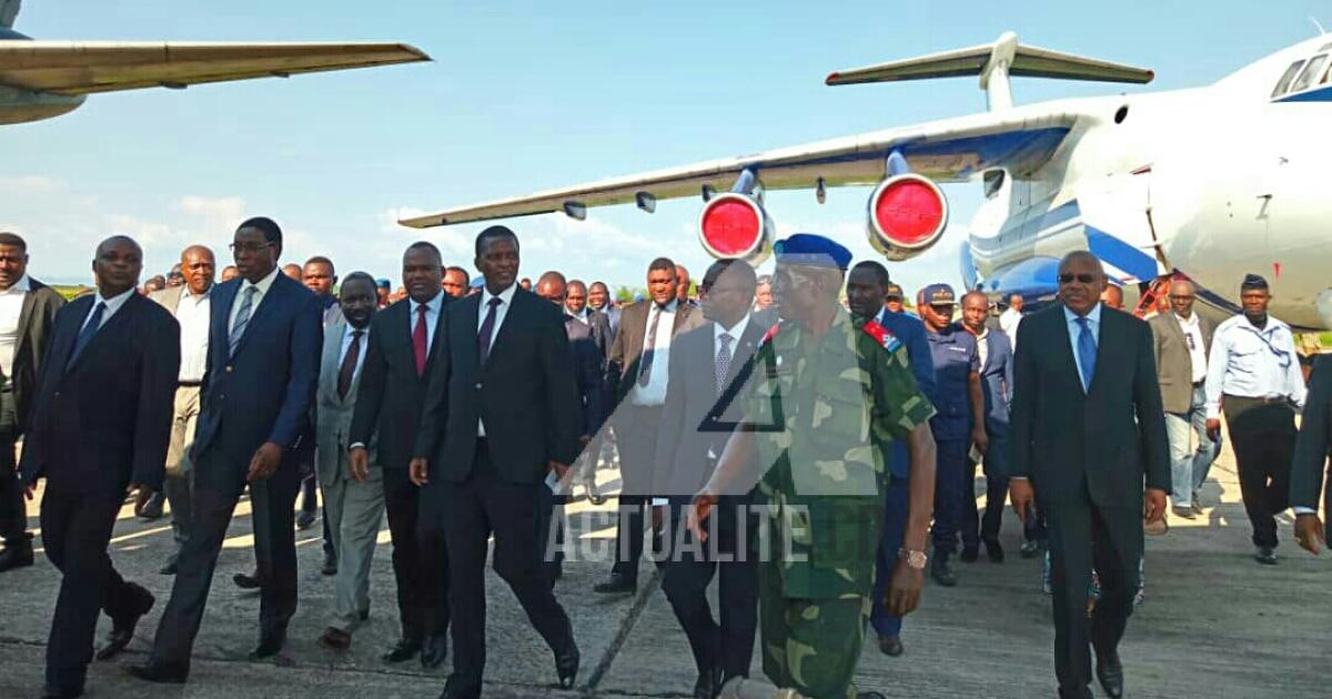 La délégation gouvernementale à l'aéroport de Ndjili (Ph. ACTUALITE.CD)
