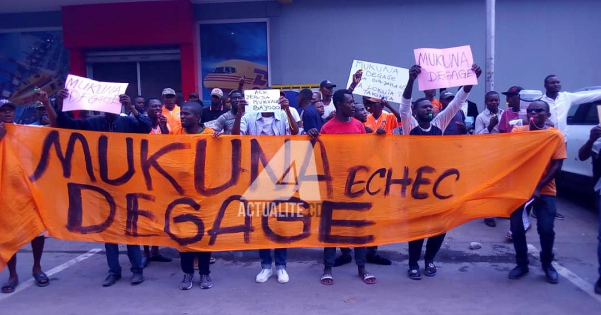 Les supporteurs devant l'Hôtel de ville de Kinshasa (Photo ACTUALITE.CD)