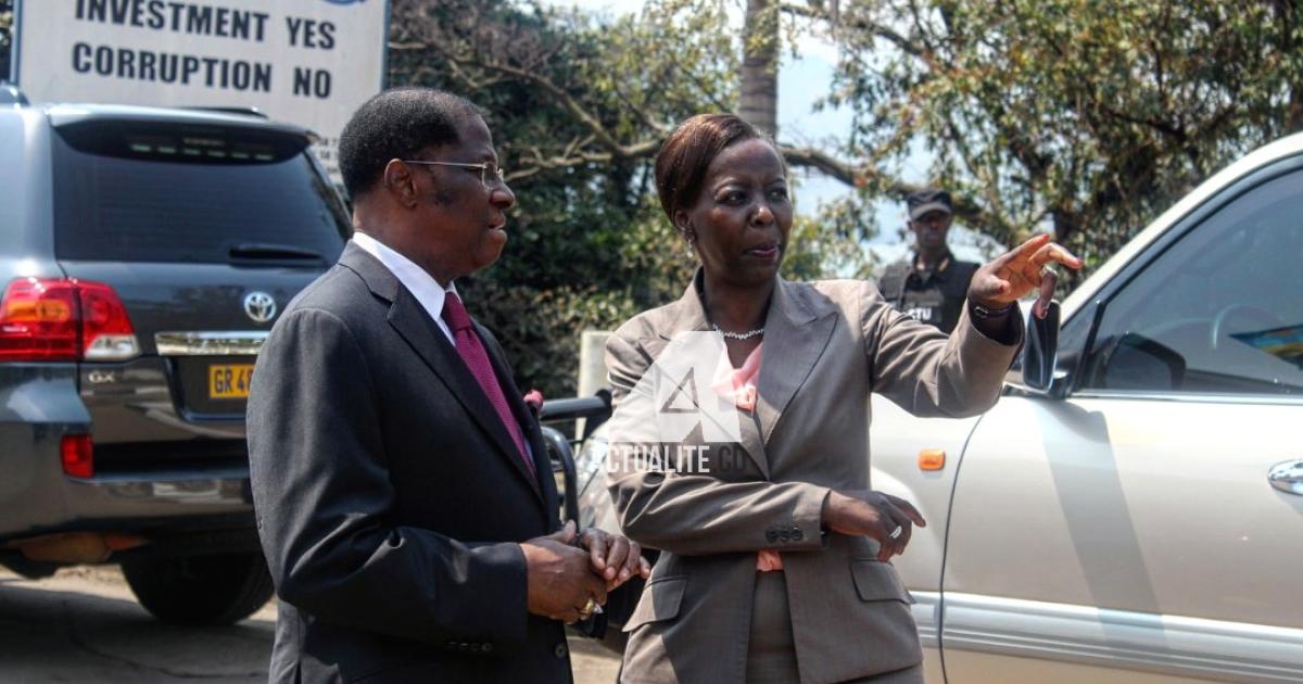Alexis Thambwe, ministre de la justice et L. Mushikiwabo (Photo ACTUALITE.CD)