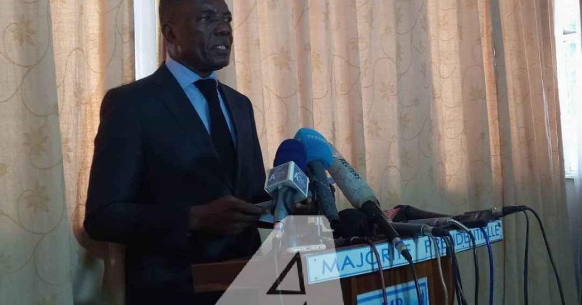André Alain Atundu Liongo, porte-parole de la Majorité présidentielle lors de la conférence de presse ce vendredi 23 novembre 2018 à Kinshhasa