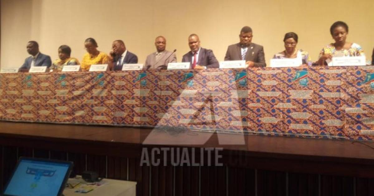 Réunion du comité de liaison CENI, partis et regroupements politiques