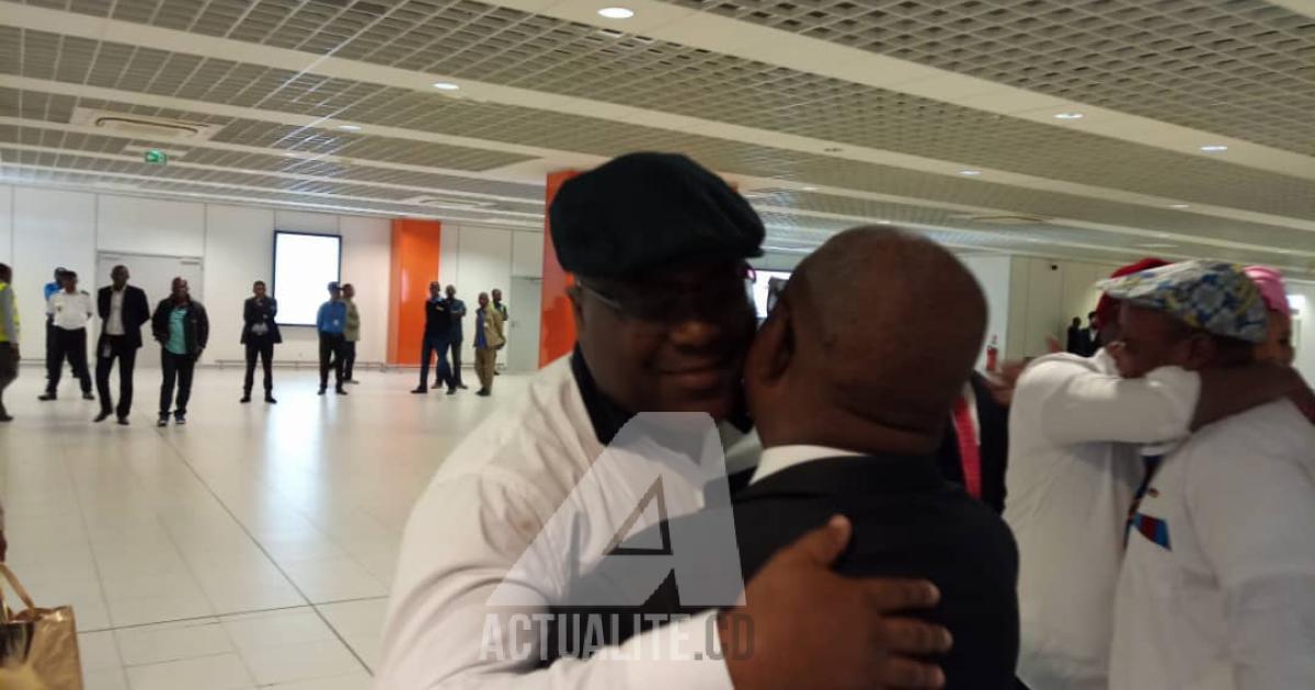 Tshisekedi et Kamerhe à l'aéroport / Ph. Christine Tshibuyi