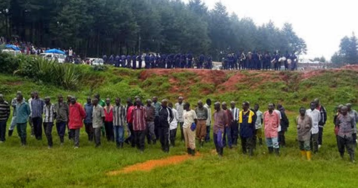 Des ex-combattants des FDLR qui se sont déjà volontairement rendus à la Monusco au Sud-Kivu, lors de la cérémonie de reddition le 28 décembre 2014. Photo Monusco/Serge Kasanga