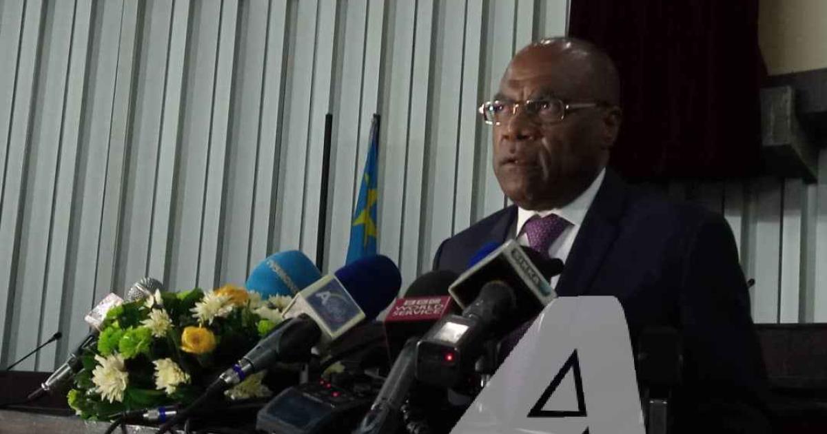 Léonard She Okitundu lors d'une conférence de presse ce vendredi 30 novembre 2018