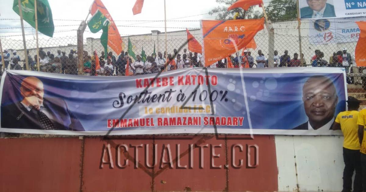 Une banderole de Ramazani Shadary à Lubumbashi