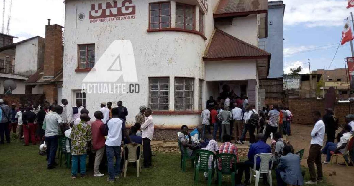 Quelques jeunes de l'UNC Bukavu en sit-in pour constester le choix de Martin Fayulu comme candidat de l'opposition à la présidentielle