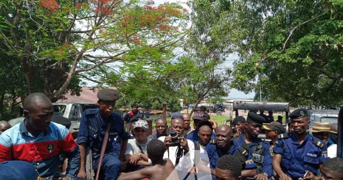 Des jeunes arrêtés par la police alors qu’ils manifestaient aux côtés des étudiants de l’UNIKIN 