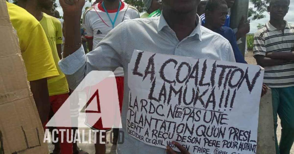 Les militants de Lamuka lors de l'arrivée de Martin Fayulu