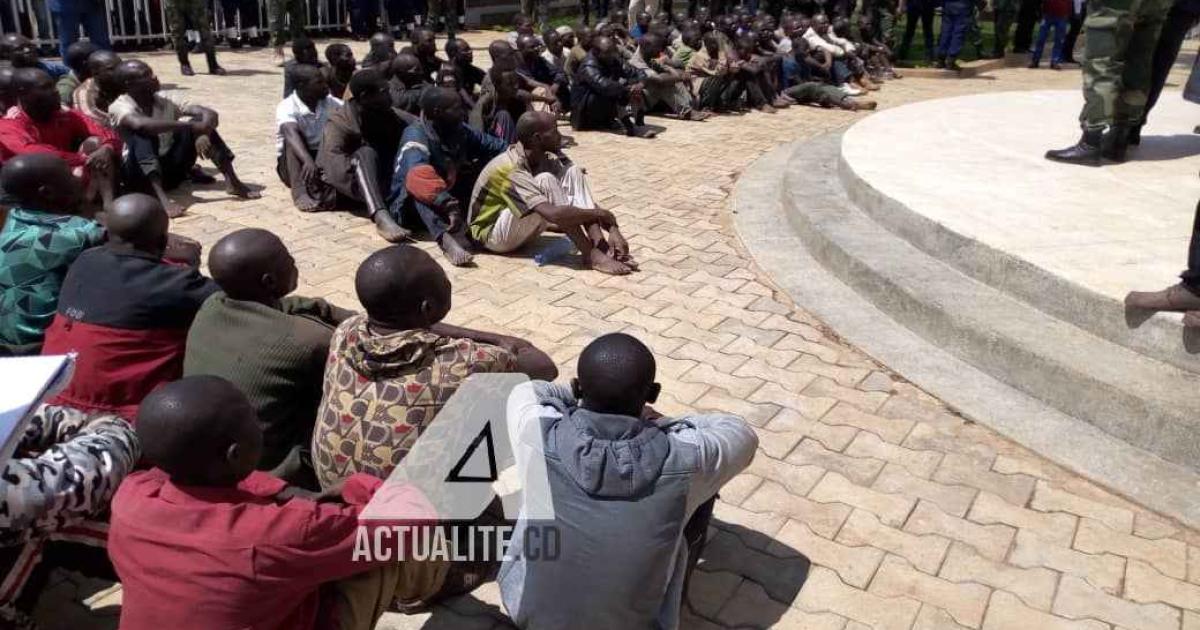 Des miliciens rendus, capturés et des extradés du Burundi présentés par l'armée à Bukavu