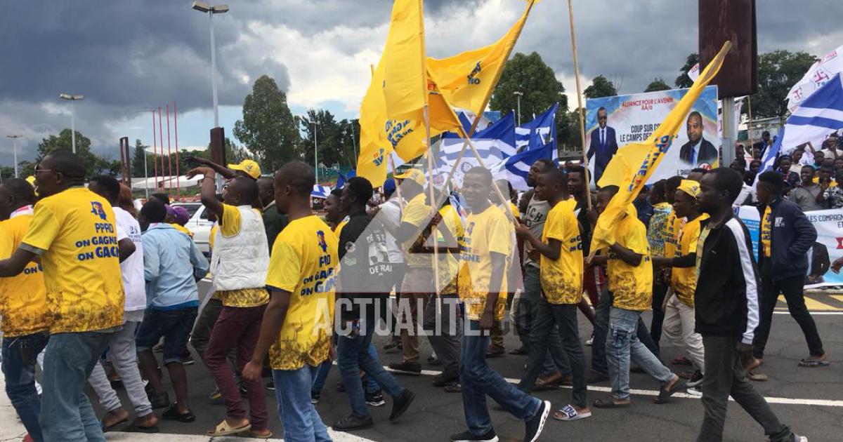 Les militants du FCC pendant la campagne électorale de Shadary