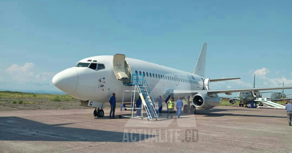 Un des avions mis à la disposition de la CENI par le gouvernement pour le déploiement des kits électoraux