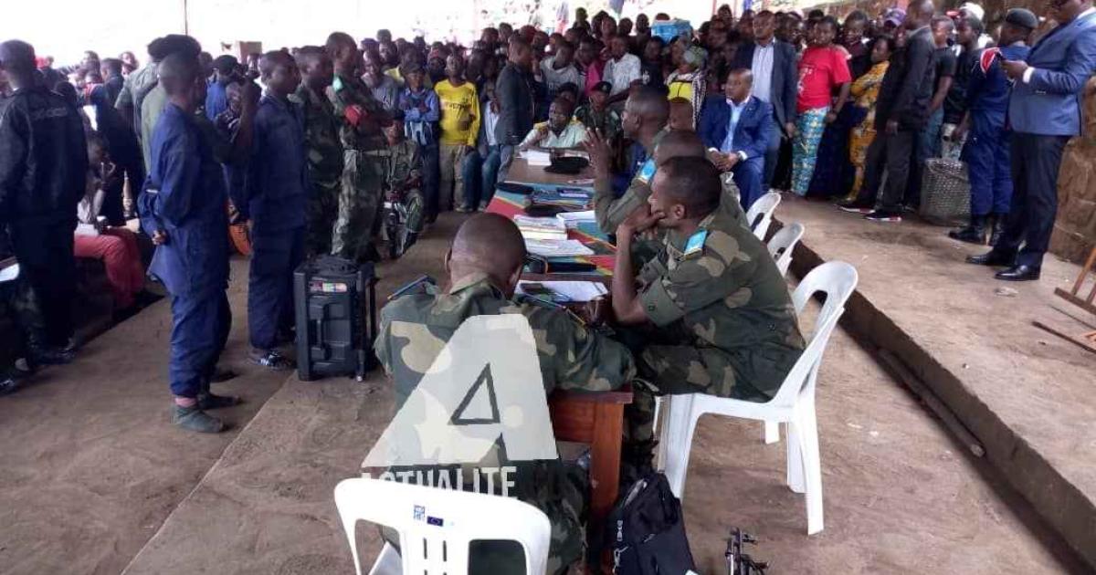 Deux policiers en comparution au tribunal militaire à la place de l'indépendance, à Bukavu/Ph. Justin Mwamba