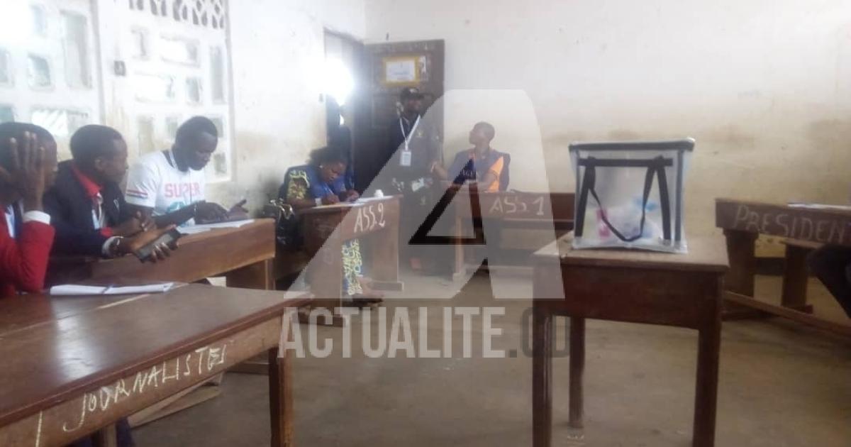 Un bureau de vote à l'EP Bunia.