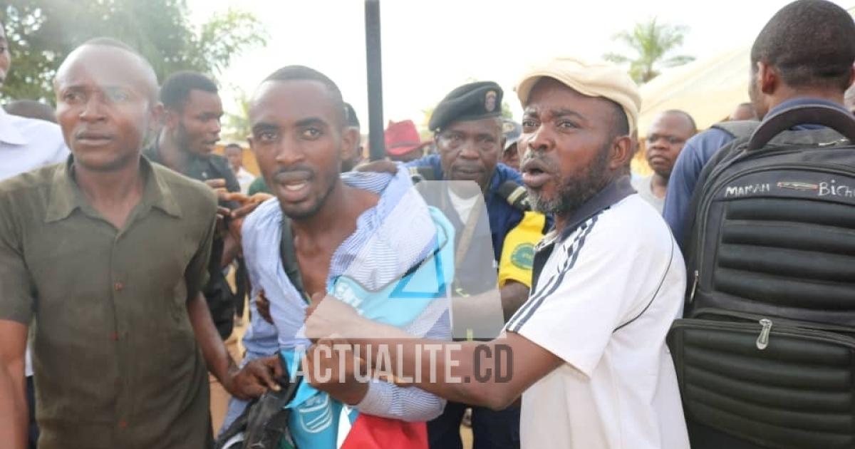 Un agent de la CENI battu dans un centre de vote à Kindu.
