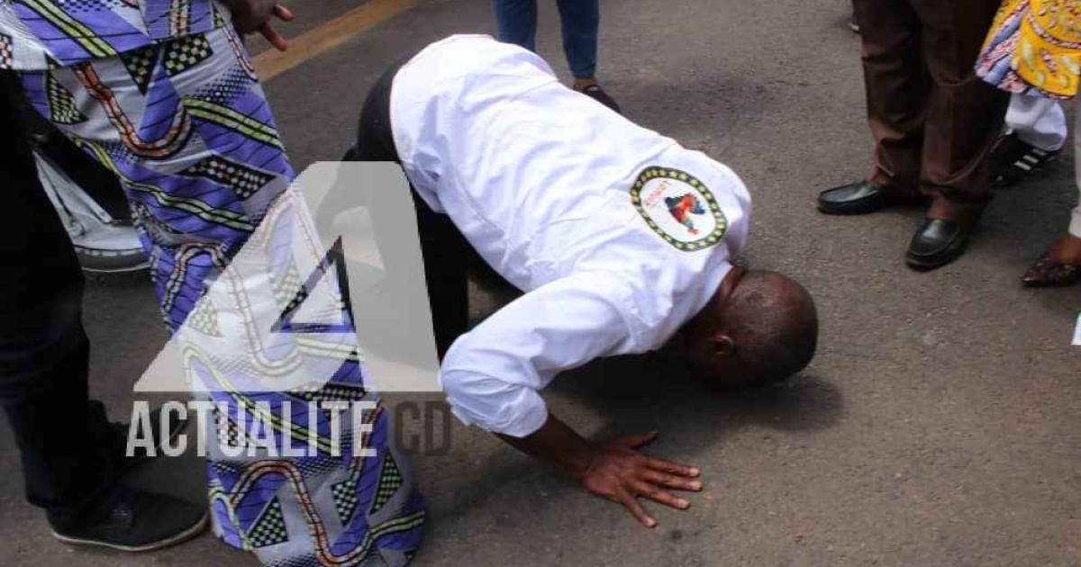 Martin Fayulu s'incline à l'aéroport de Luano à Lubumbashi 