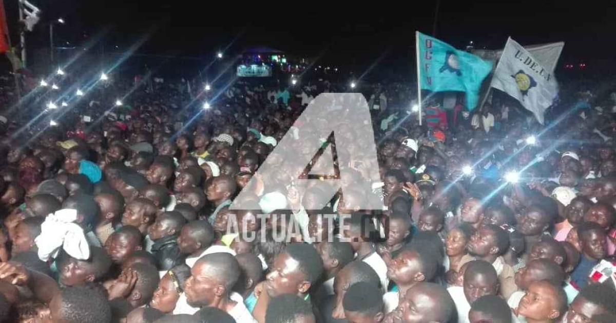 Foule immense au meeting de Martin Fayulu au rond-point du 30 juin à Beni
