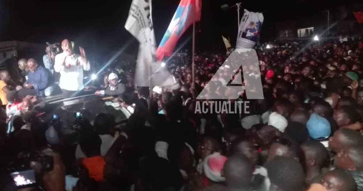 Martin Fayulu en meeting au rond-point du 30 juin à Beni