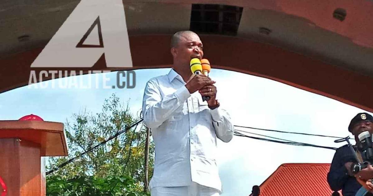 Ramazani Shadary, candidat du FCC en meeting à Kindu.