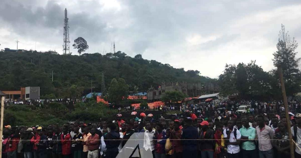 Les militants de l'UDPS et de l'UNC au terrain Afya pour attendre le meeting de Félix Tshisekedi et de Vital Kamerhe