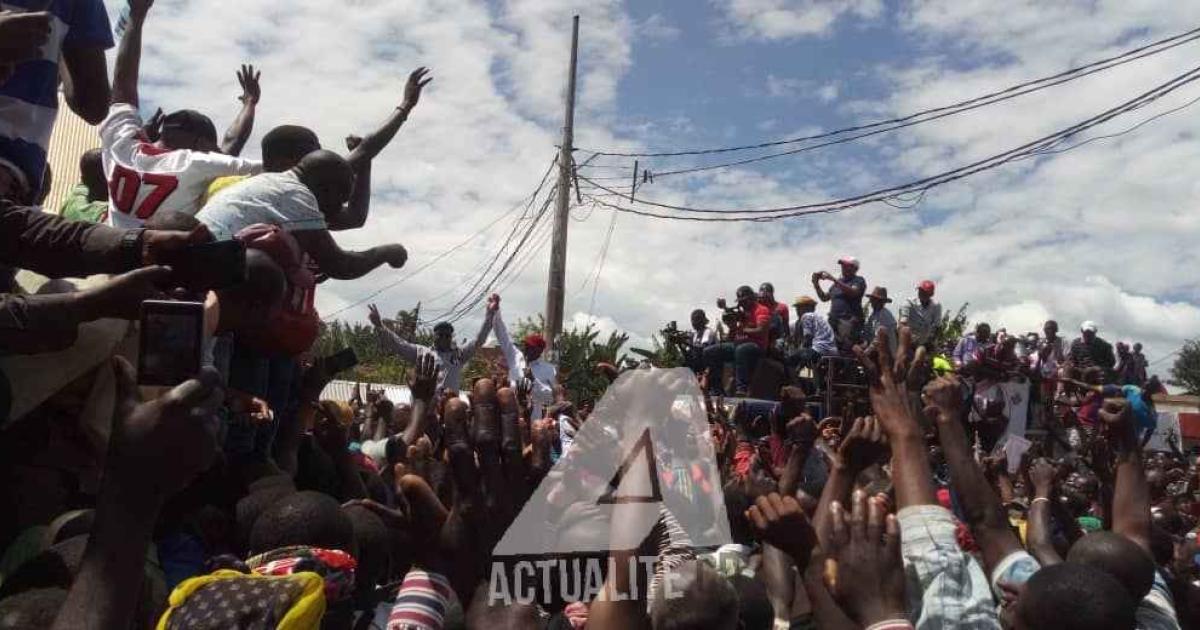 Une foule immense ovationne Vital Kamerhe et Félix Tshisekedi à Katana