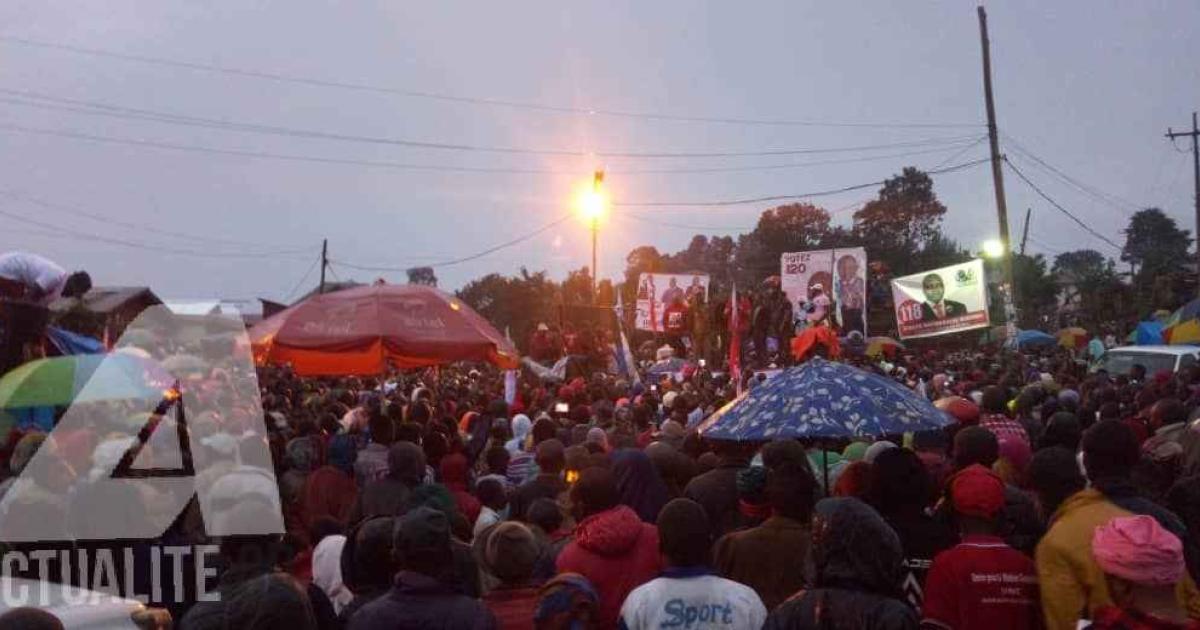 Les militants de la coaltion Cap pour le Changement au meeting à Walungu