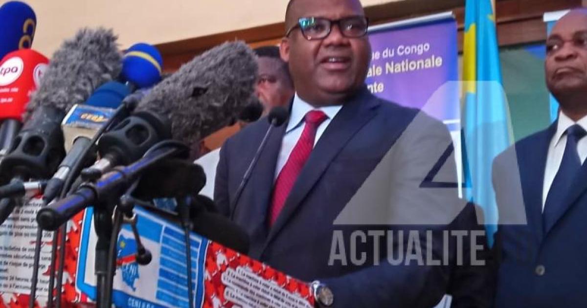 Corneille Nangaa, président de la CENI lors de la conférence de presse le jeudi 20 décembre 2018 pour annoncer le report des élections.