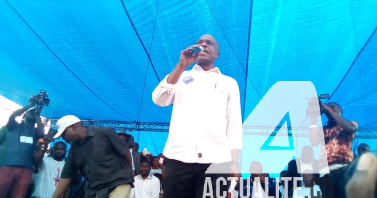 Martin Fayulu lors de son meeting au terrain Sainte- Thérèse 