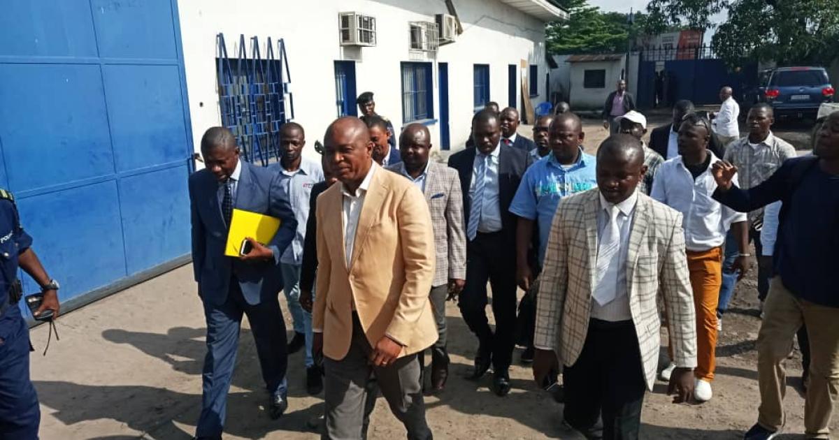 En veste couleur grise, Gentiny Ngobila, candidat gouverneur de la ville de Kinshasa/Ph. droits tiers