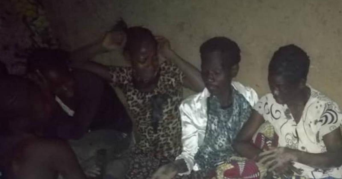 Les proches des victimes de l’écroulement d'une maison à Kananga