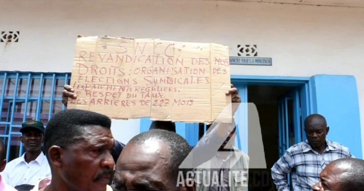 Manifestation des agents de la SNCC à Lubumbashi pour réclamer le paiement de 227 mois d'arriérés  