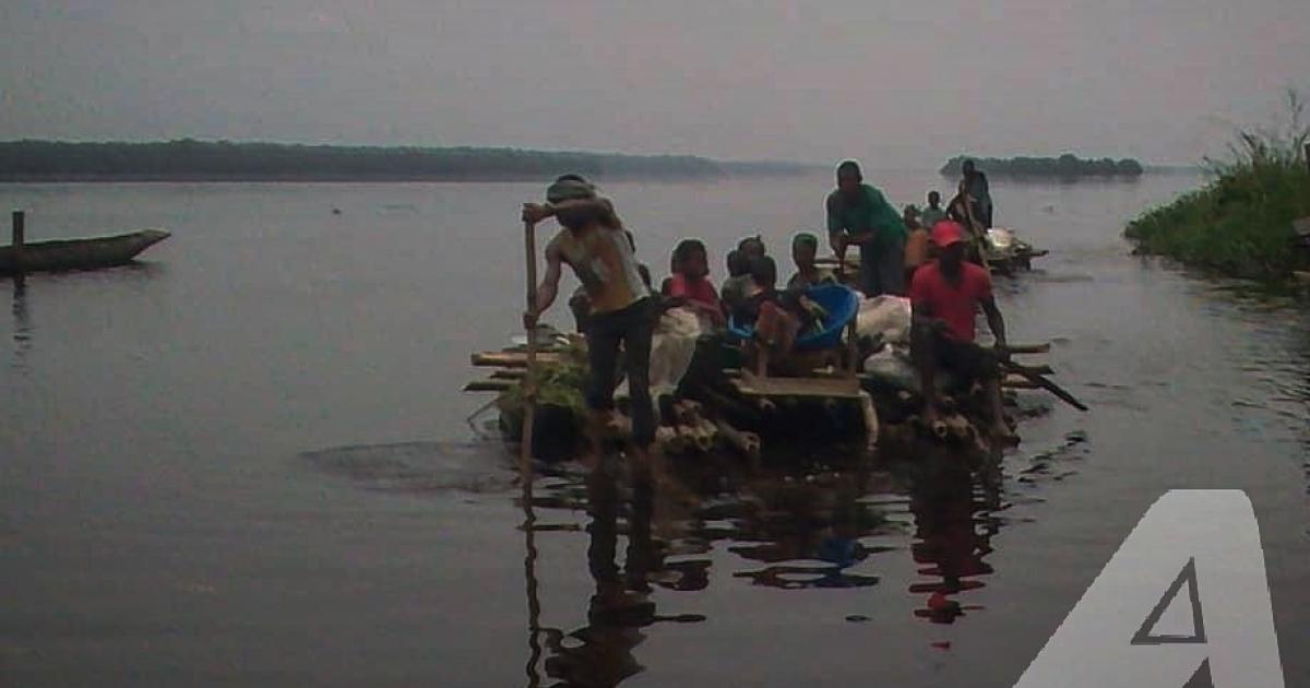 Les déplacés fuyant les affrontements armés dans la localité de Lowa traversent le fleuve Congo pour  atteindre Ubundu (Tshopo) 